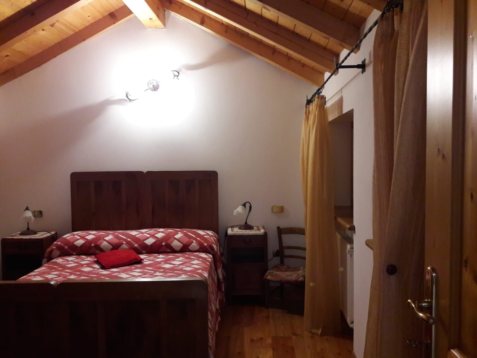 La camera con letto alla francese